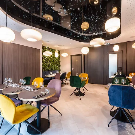 Voco Centre - The Garden By Ihg Hotel 4*