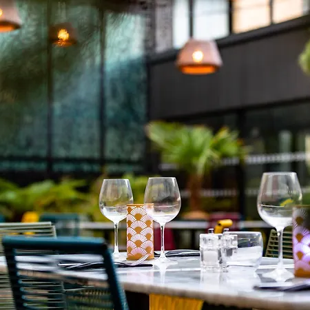 Hotel Voco Centre - The Garden By Ihg 4*