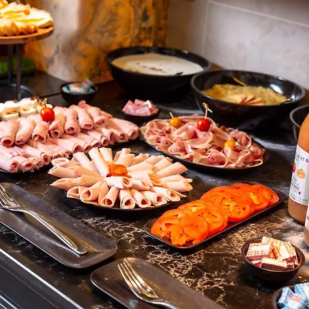 호텔 Voco Centre - The Garden By Ihg 4*