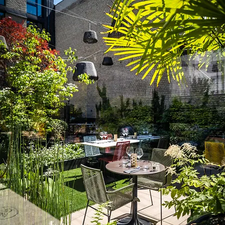 Voco Centre - The Garden By Ihg