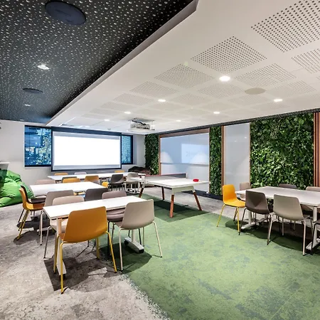 Voco Centre - The Garden By Ihg