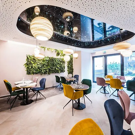 Voco Centre - The Garden By Ihg 4*