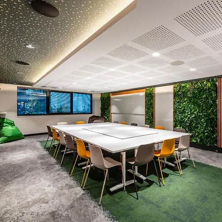 호텔 Voco Centre - The Garden By Ihg 4*