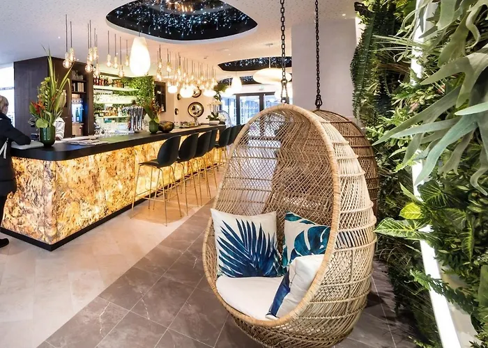 Voco Centre - The Garden By Ihg