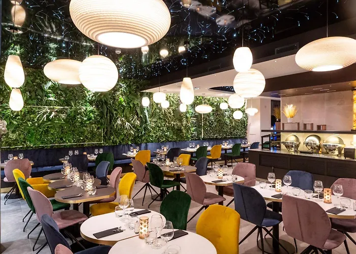 Voco Centre - The Garden By Ihg Hotel