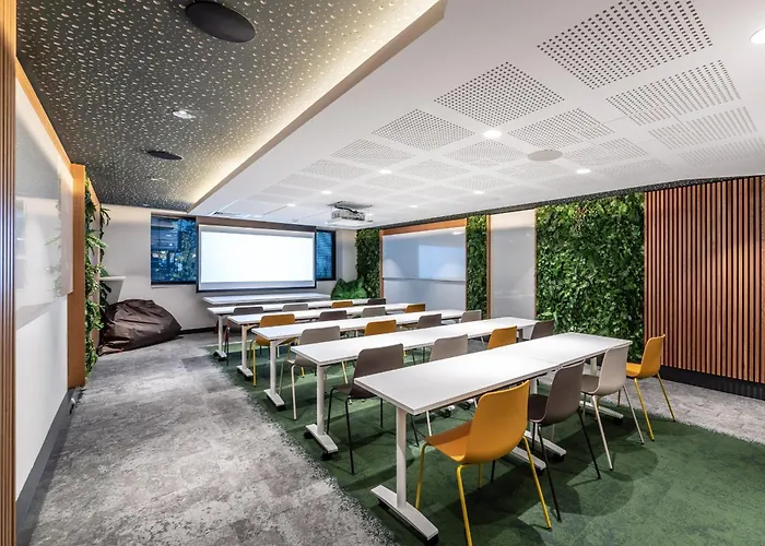 Voco Centre - The Garden By Ihg Hotel