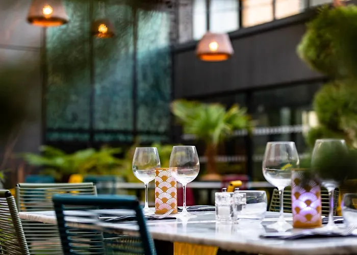 Szálloda Voco Centre - The Garden By Ihg 4*