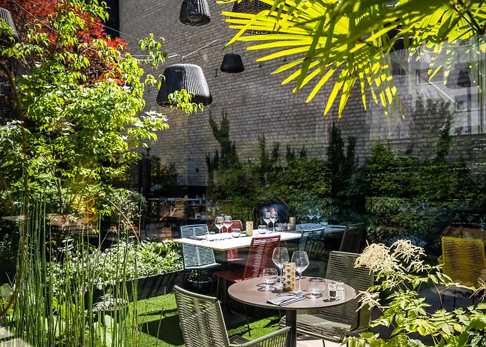 Voco Centre - The Garden By Ihg