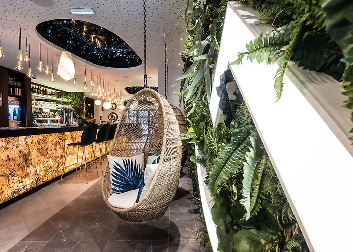 Szálloda Voco Centre - The Garden By Ihg
