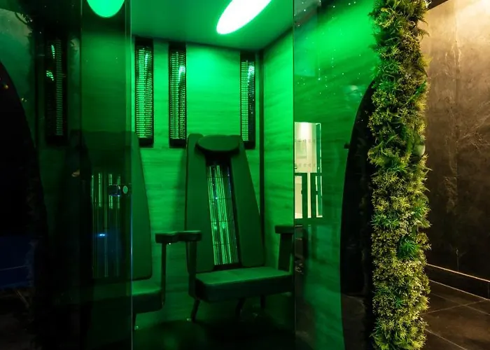 Szálloda Voco Centre - The Garden By Ihg 4*