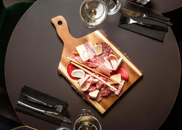 Voco Centre - The Garden By Ihg Hotel