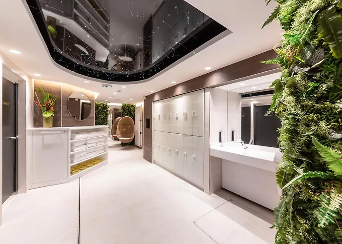 Voco Centre - The Garden By Ihg 4*